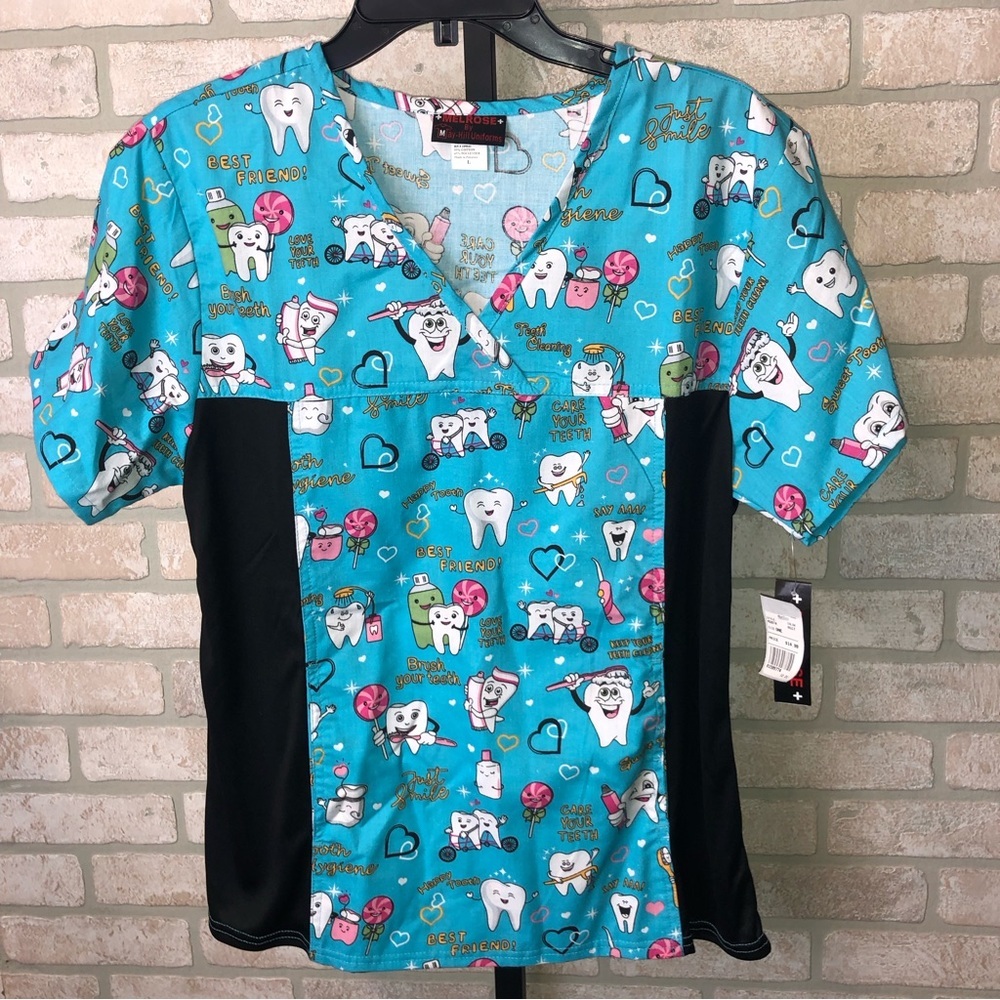 NWT Melrose Uniforms "Sweet tooth" pattern dental scrub top
